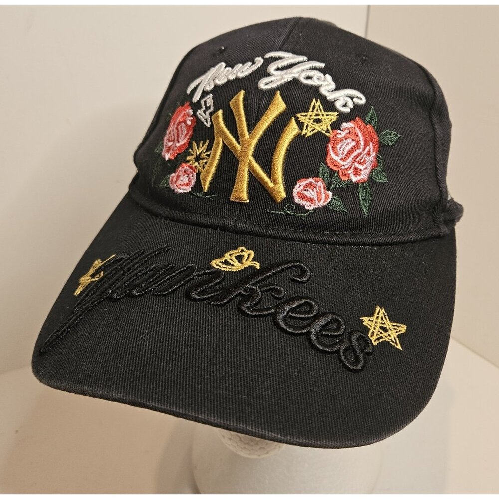 New York Yankees Women’s Embroidered Red Rosed Gold Star MLB Cap Hat
